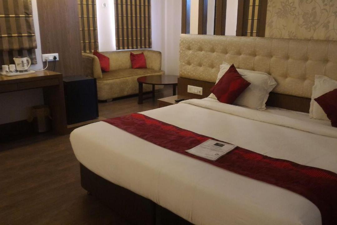 Hotel Sandstone Inn Lucknow Luaran gambar